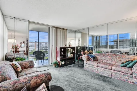 1100 Saint Charles Place Pembroke Pines FL 33026