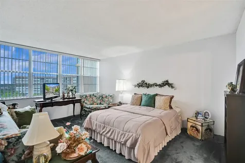 1100 Saint Charles Place Pembroke Pines FL 33026
