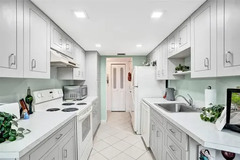 1100 Saint Charles Place Pembroke Pines FL 33026