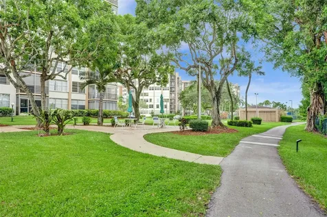 1100 Saint Charles Place Pembroke Pines FL 33026