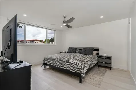 411 S Hollybrook Drive Pembroke Pines FL 33025