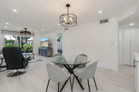 411 S Hollybrook Drive Pembroke Pines FL 33025