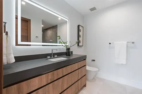 2000 Harbourview Drive Fort Lauderdale FL 33316