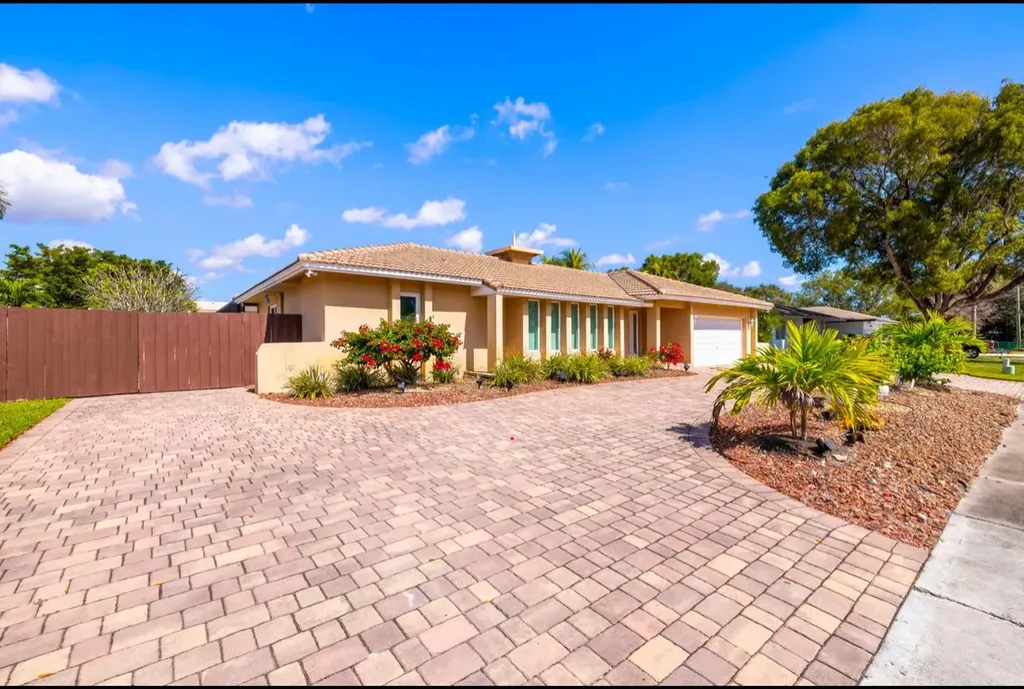 5921 SW 17th Court Plantation FL 33317