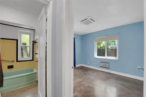 613 N 28th Avenue Hollywood FL 33020