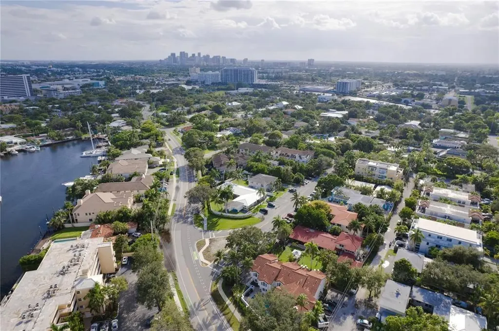 2625 NE 13th Court Fort Lauderdale FL 33304