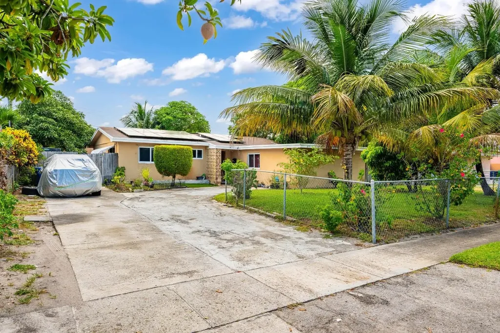 2651 NW 42nd Avenue Lauderhill FL 33313