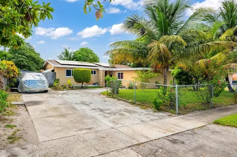 2651 NW 42nd Avenue Lauderhill FL 33313