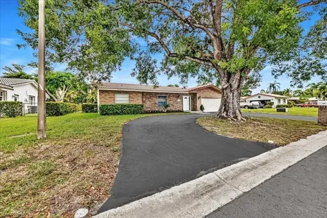 8695 NW 28th Drive Coral Springs FL 33065
