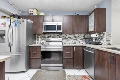 7547 NW 79th Avenue Tamarac FL 33321