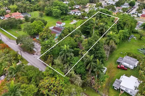 453 NE 154th Street Miami FL 33162