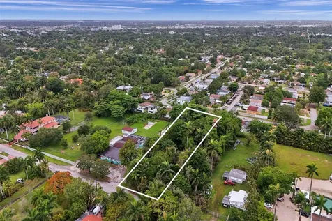 453 NE 154th Street Miami FL 33162
