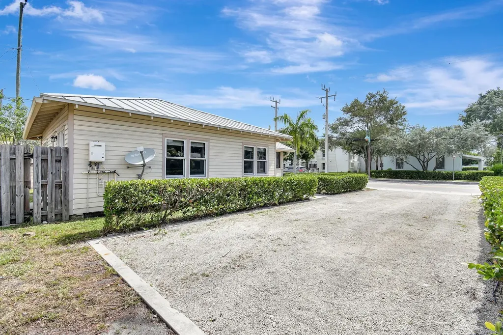 11 SW 11th Avenue Fort Lauderdale FL 33312
