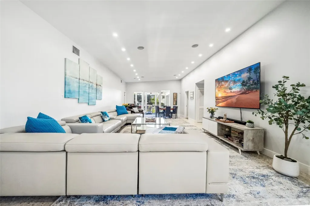 2523 Castilla Isle Fort Lauderdale FL 33301