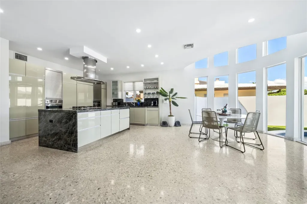 2523 Castilla Isle Fort Lauderdale FL 33301
