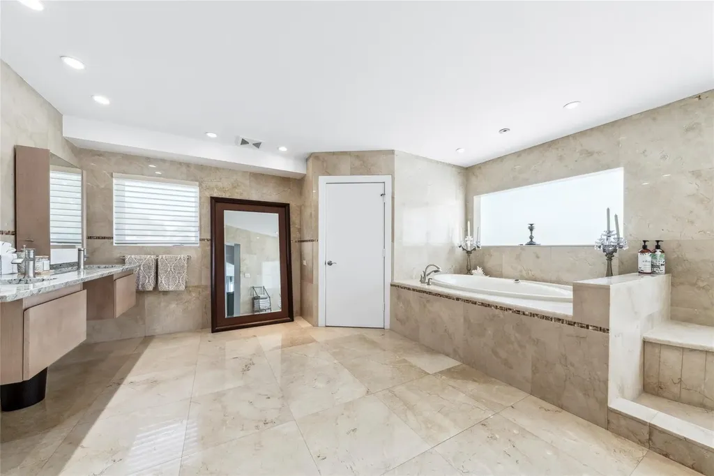 2523 Castilla Isle Fort Lauderdale FL 33301