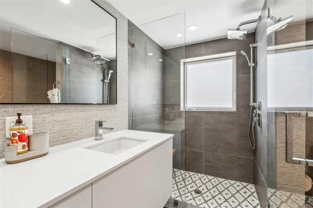 2523 Castilla Isle Fort Lauderdale FL 33301