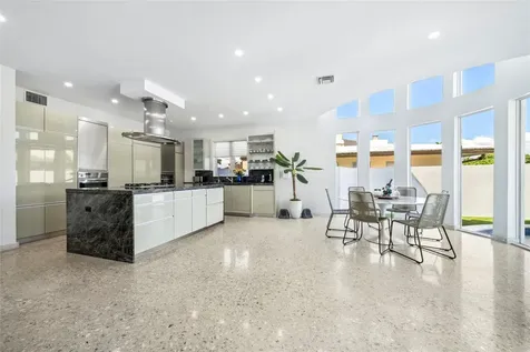 2523 Castilla Isle Fort Lauderdale FL 33301