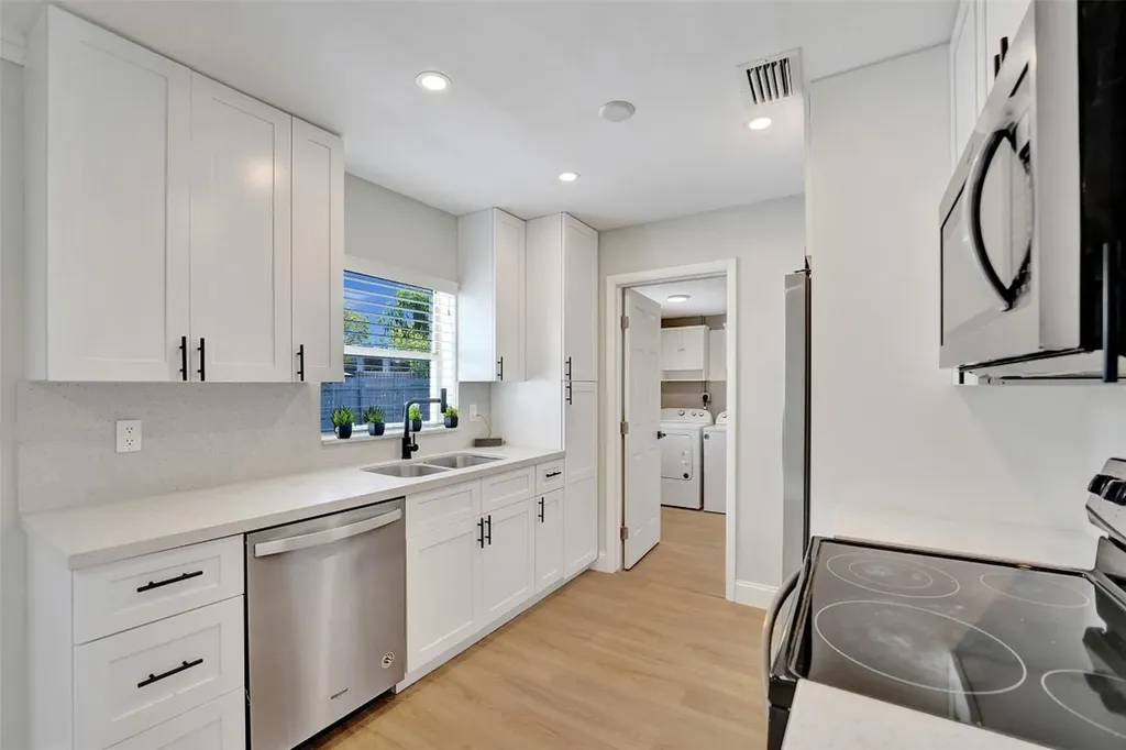 421 NW 39th Avenue Lauderhill FL 33311