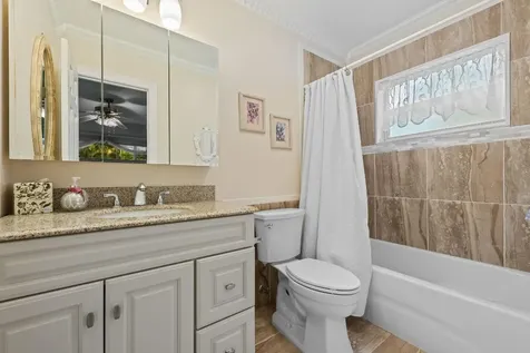 5100 NW 35th Street Lauderdale Lakes FL 33319