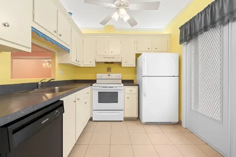 5100 NW 35th Street Lauderdale Lakes FL 33319