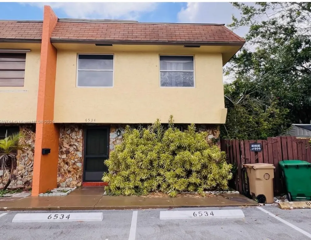 6534 SW 41st Street Davie FL 33314