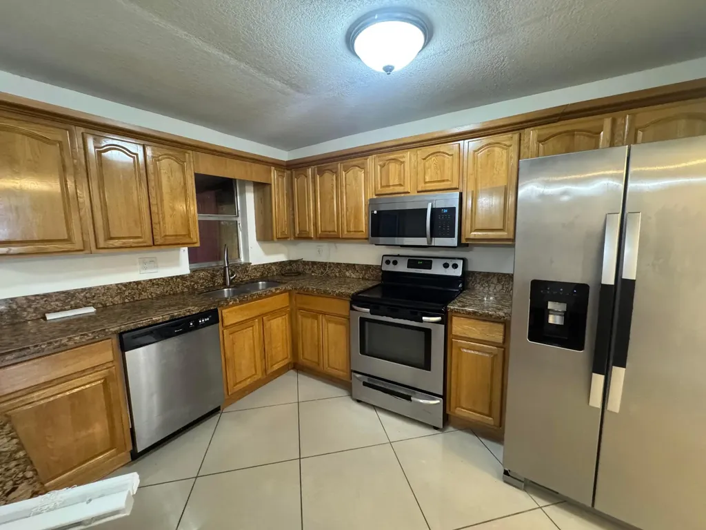 6534 SW 41st Street Davie FL 33314