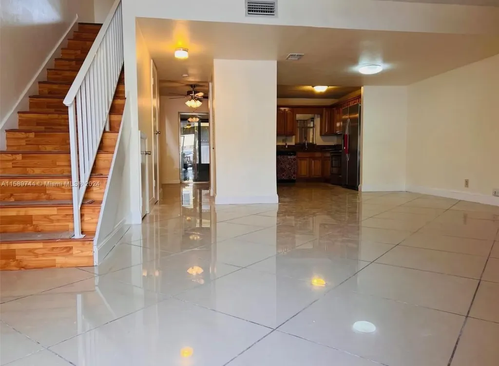 6534 SW 41st Street Davie FL 33314