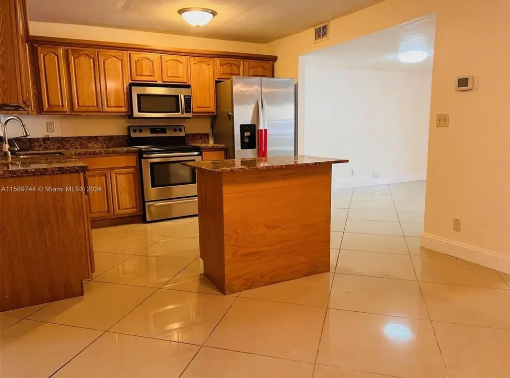 6534 SW 41st Street Davie FL 33314