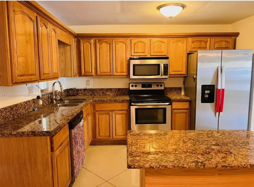 6534 SW 41st Street Davie FL 33314