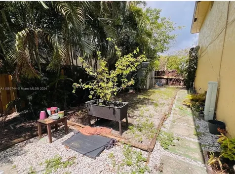 6534 SW 41st Street Davie FL 33314
