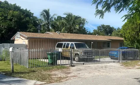 427 NE 160th Street Miami FL 33162