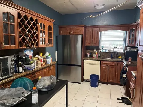 427 NE 160th Street Miami FL 33162