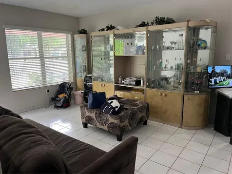 427 NE 160th Street Miami FL 33162