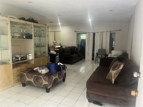 427 NE 160th Street Miami FL 33162