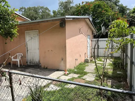 427 NE 160th Street Miami FL 33162