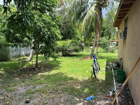 427 NE 160th Street Miami FL 33162