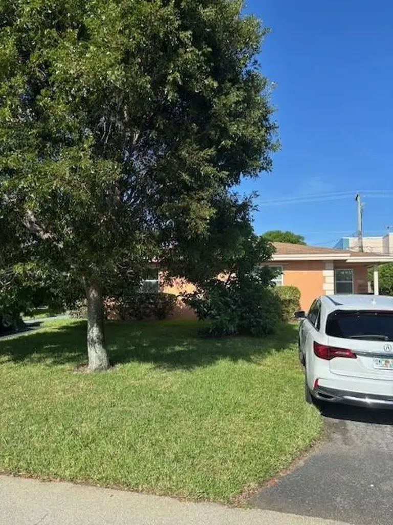 212 NE 9th Avenue Deerfield Beach FL 33441