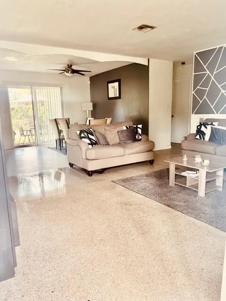 4827 NW 2nd Court Plantation FL 33317
