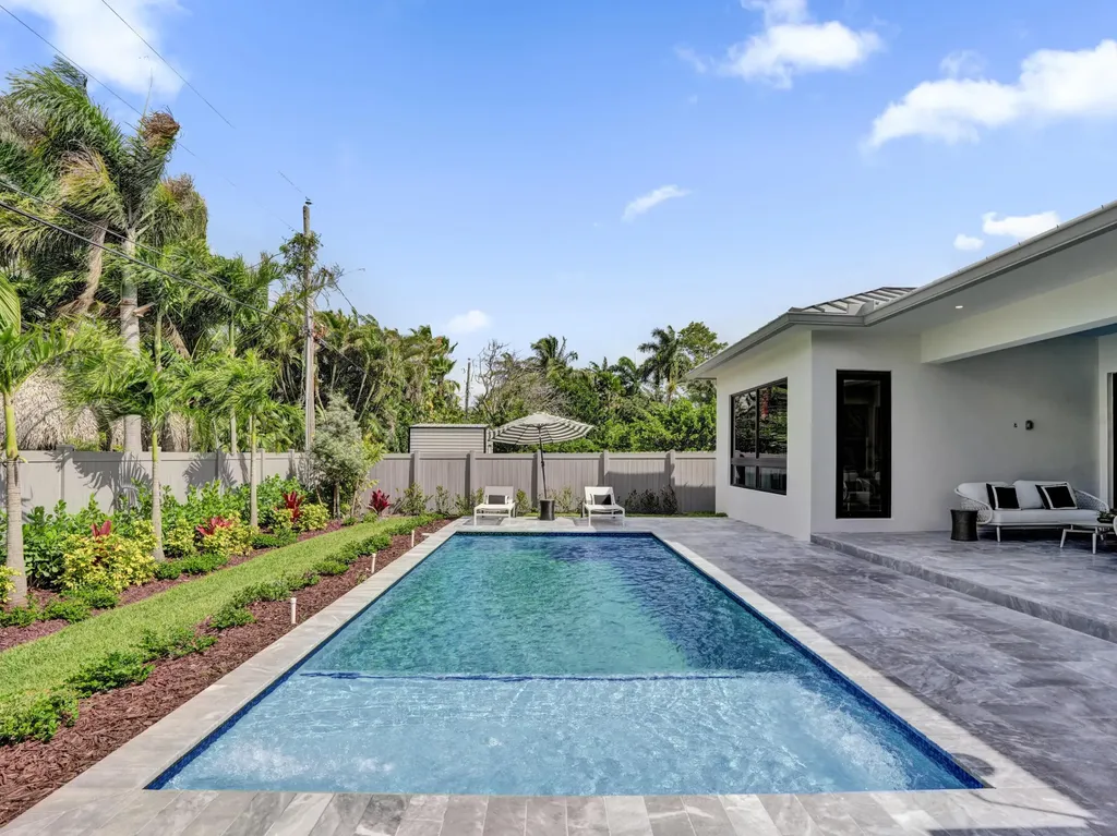 1523 NE 17th Way Fort Lauderdale FL 33304