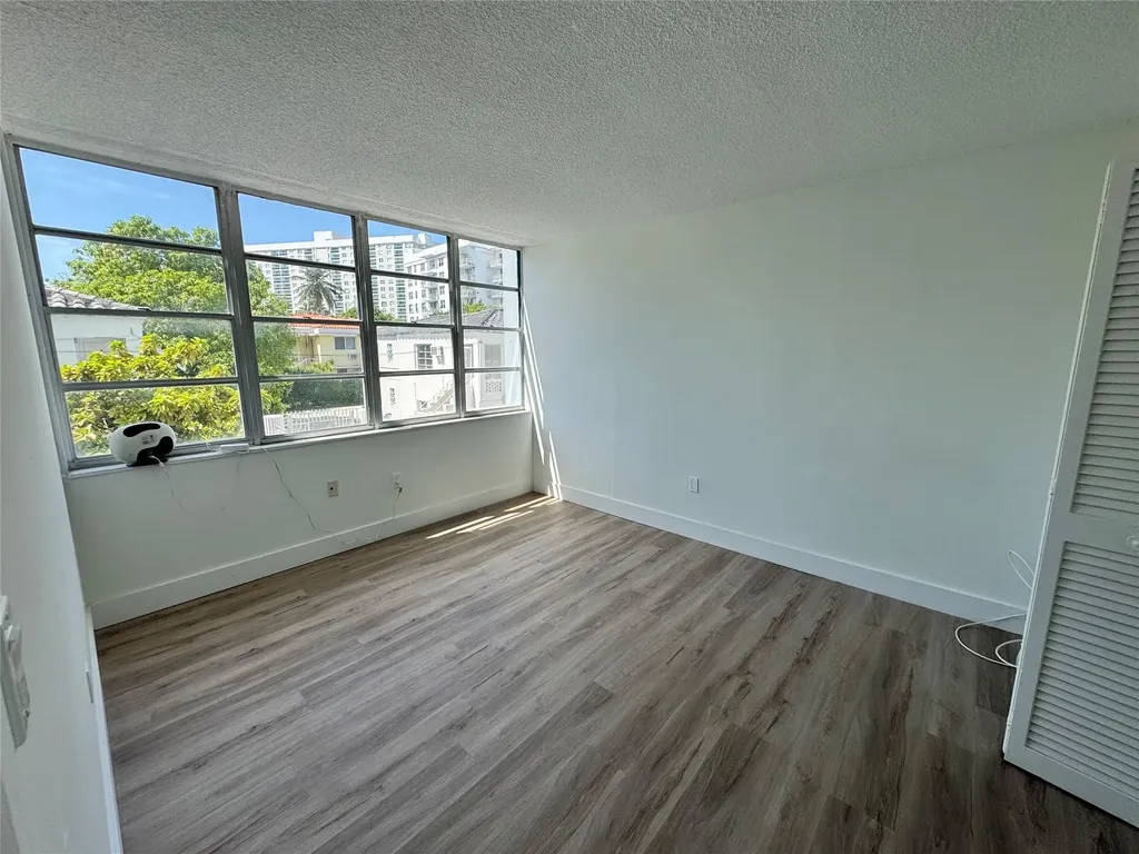 6855 Abbott Avenue Miami Beach FL 33141