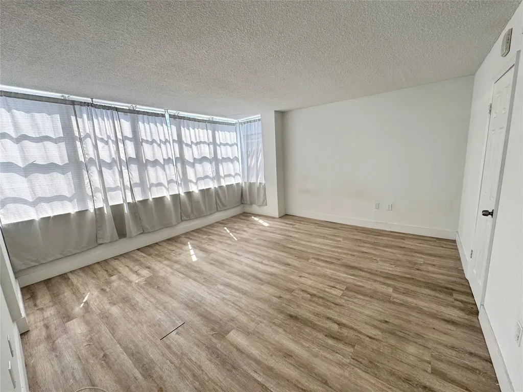 6855 Abbott Avenue Miami Beach FL 33141