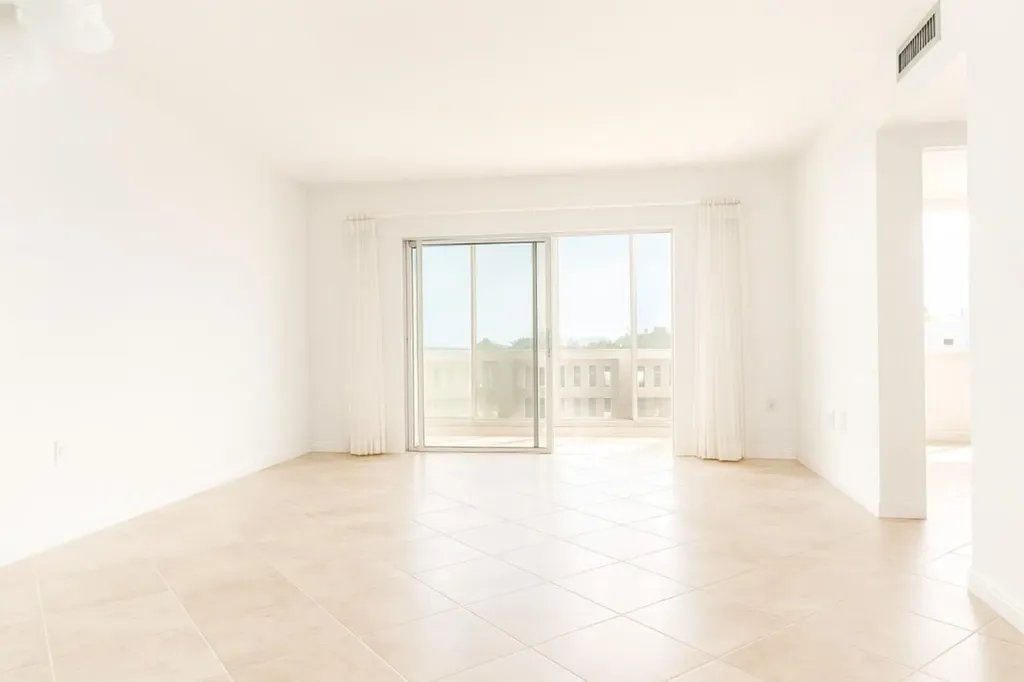 4001 Hillcrest Drive Hollywood FL 33021