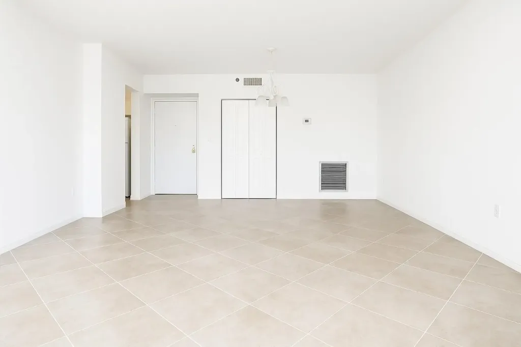 4001 Hillcrest Drive Hollywood FL 33021