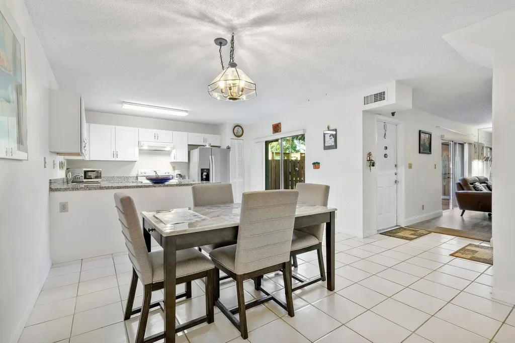 2171 SW 90th Avenue Davie FL 33324