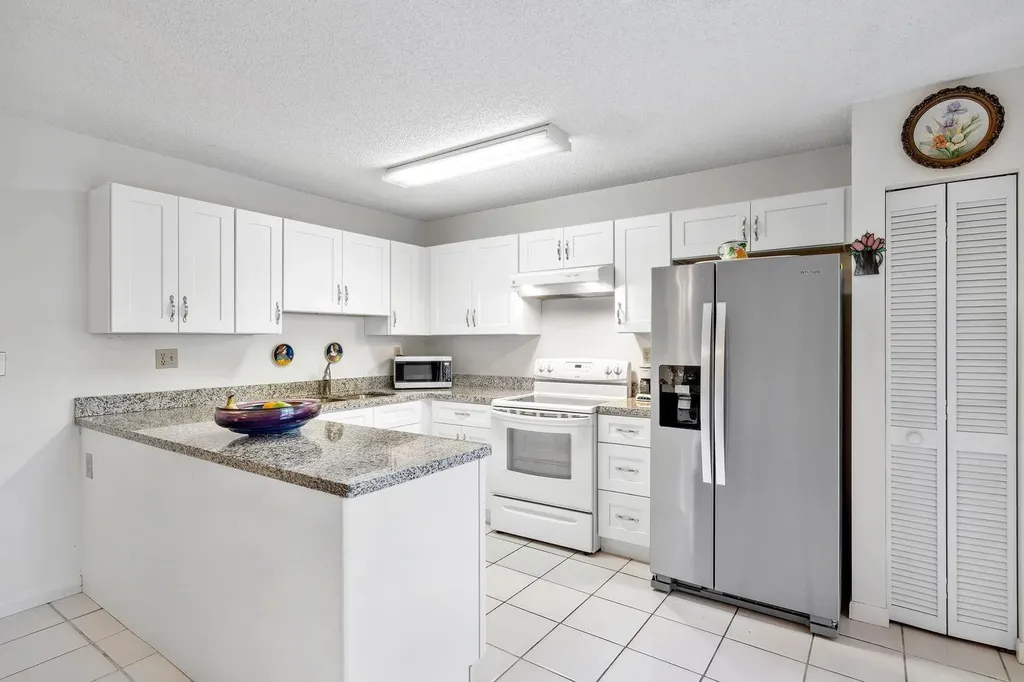 2171 SW 90th Avenue Davie FL 33324