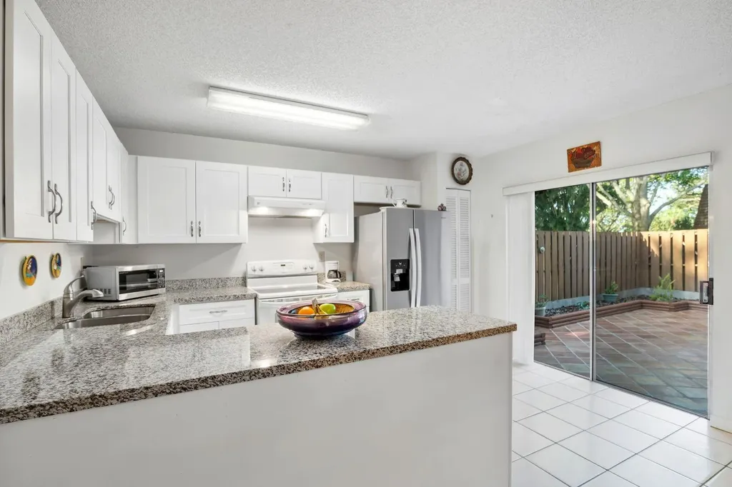 2171 SW 90th Avenue Davie FL 33324