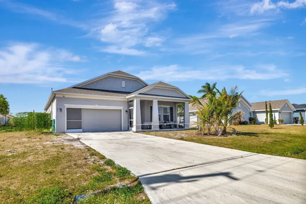 899 SW Jaslo Avenue Port St Lucie FL 34953
