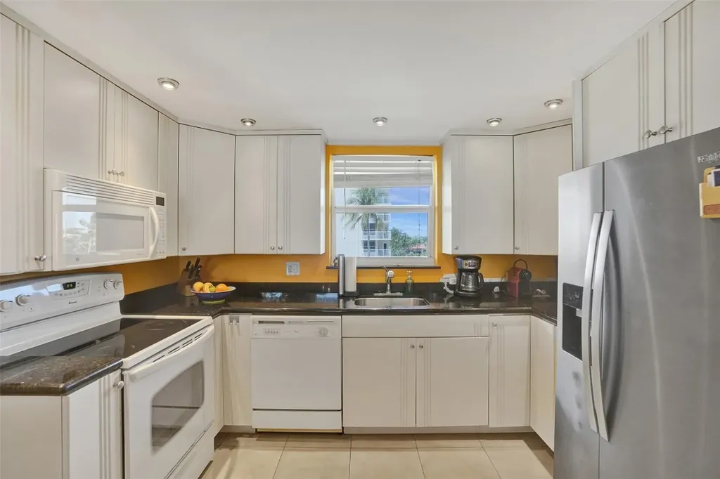 1051 Hillsboro Mile Hillsboro Beach FL 33062