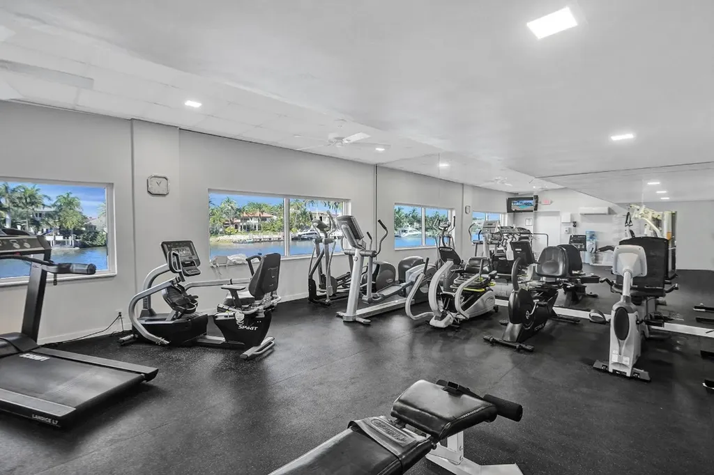 1051 Hillsboro Mile Hillsboro Beach FL 33062